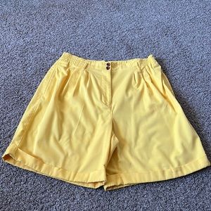 Karen Scott yellow shorts 14 💛💛💛